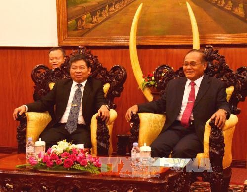 柬埔寨领导人会见越共中央对外部代表团 - ảnh 1